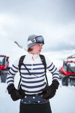 Gareth & Lucas Skipully The Eight - Heren XL - 100% Gerecycled Polyester - Midlayer Sportshirt - Wintersport 18 Gareth & Lucas Skipully The Eight - Heren XL - 100% Gerecycled Polyester - Midlayer Sportshirt - Wintersport -SINNER || Brunotti || Barts Verkoop 800x1200 25